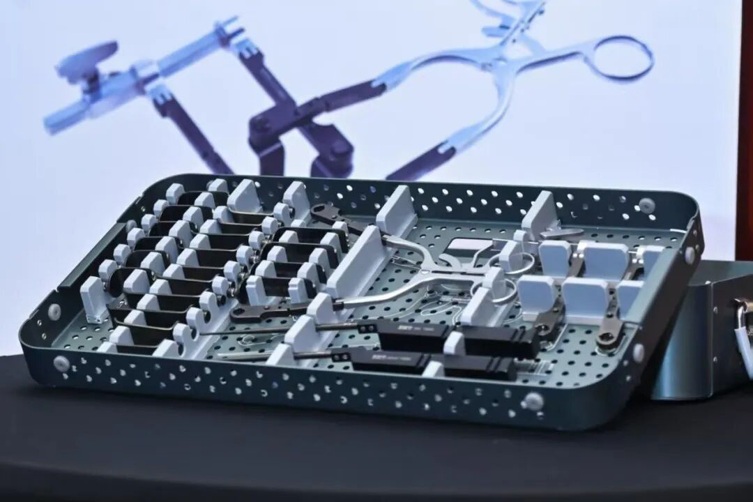 SHINVA Unveils New Anterior Cervical Microsurgery Instruments at APCSS 2025